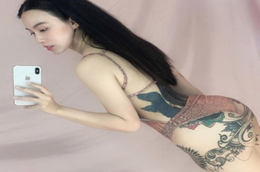 Linh Miu โชว์คลิปร้อนกับพี่ชายสองคนด้วยกันเพื่อสำรวจ